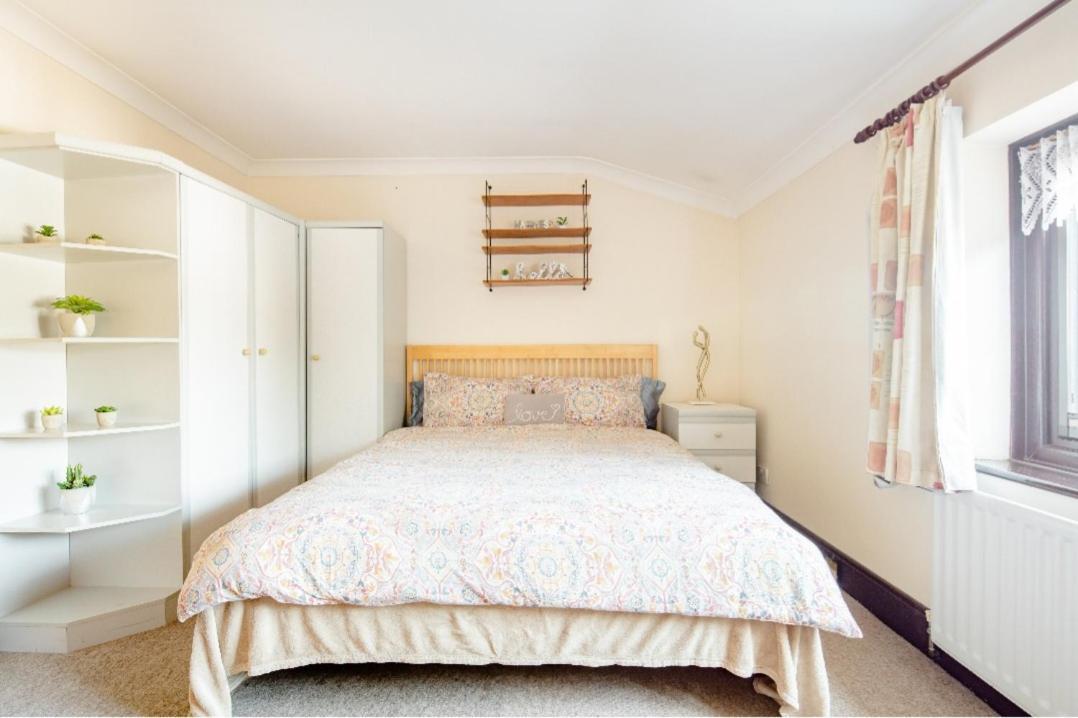 Spacious Room 2 Mins From Station London Exterior photo